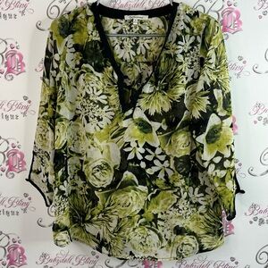 Quintessential blouse flowers Floral Green white black Top artsy button flowy